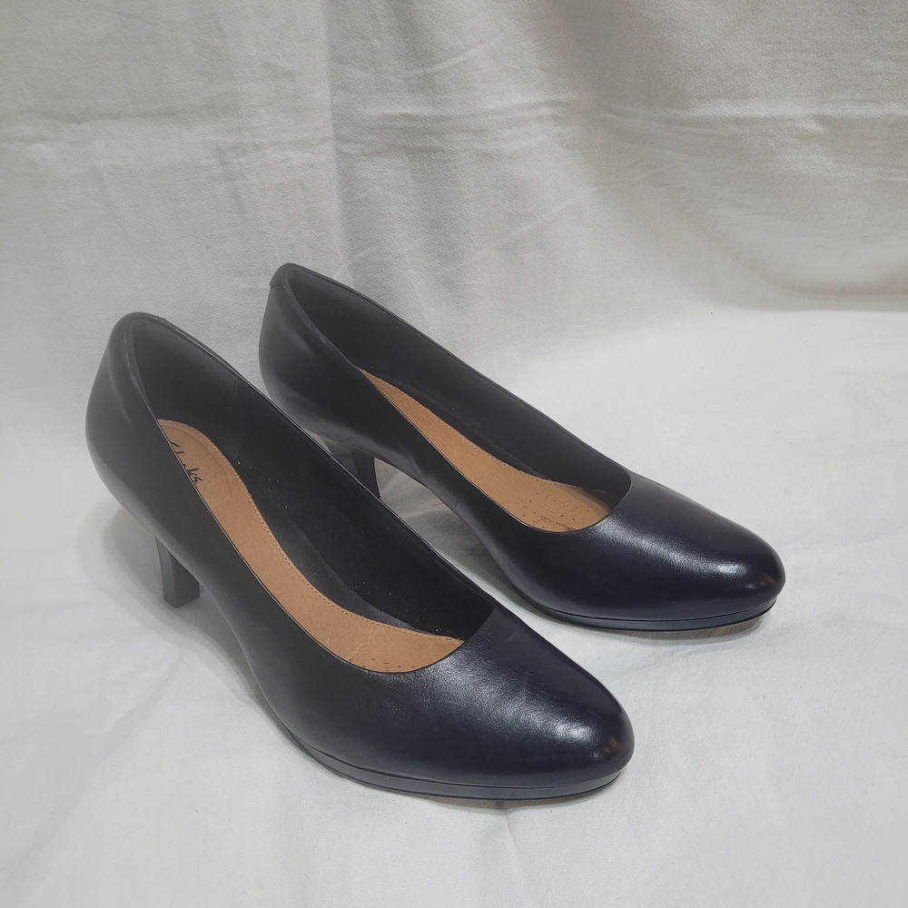 New Clarks Elegant Black Heels